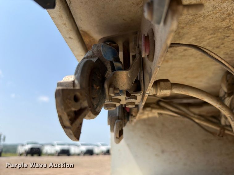 image for item FK5043 2018 International WorkStar 7500 bucket truck