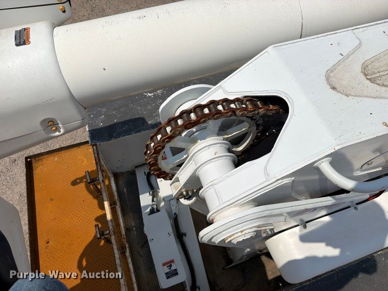 image for item FK5043 2018 International WorkStar 7500 bucket truck