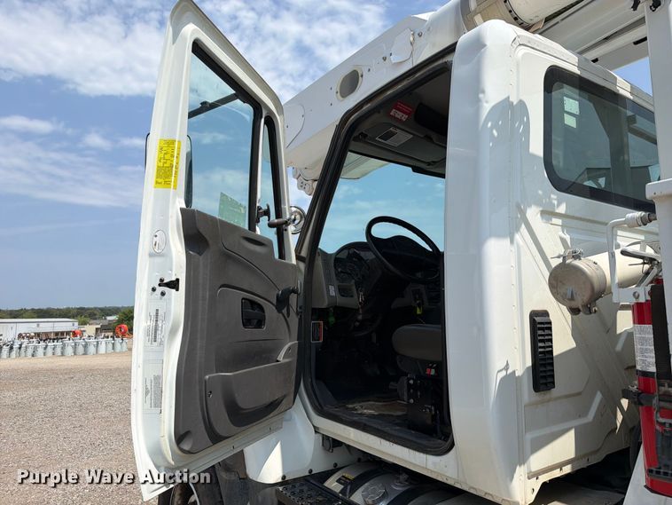 image for item FK5043 2018 International WorkStar 7500 bucket truck