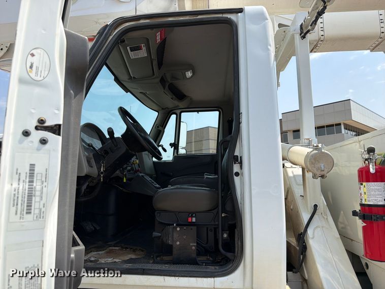 image for item FK5043 2018 International WorkStar 7500 bucket truck