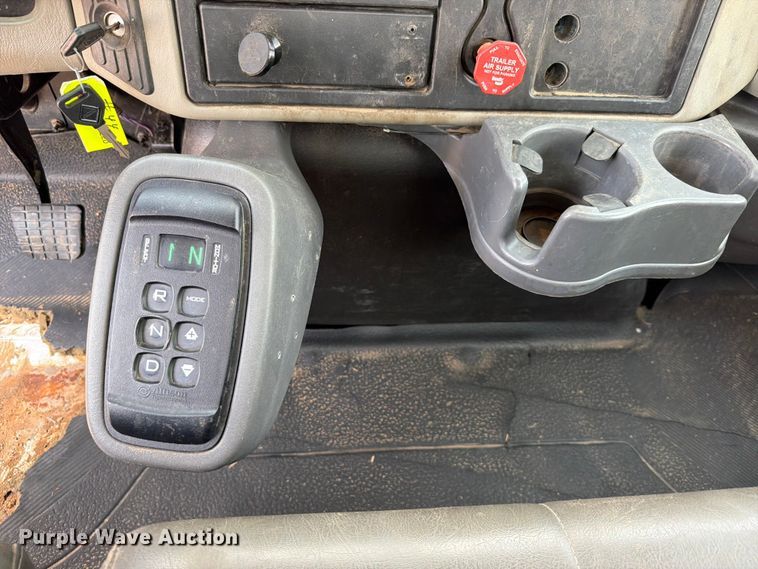 image for item FK5043 2018 International WorkStar 7500 bucket truck