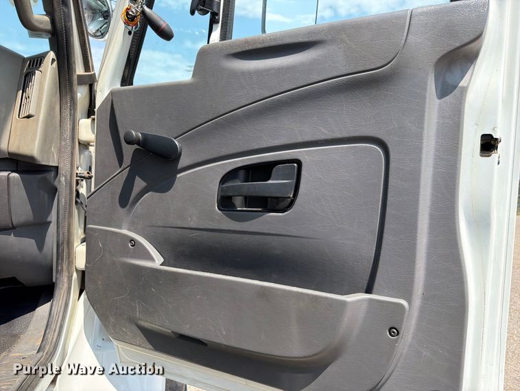 image for item FK5043 2018 International WorkStar 7500 bucket truck