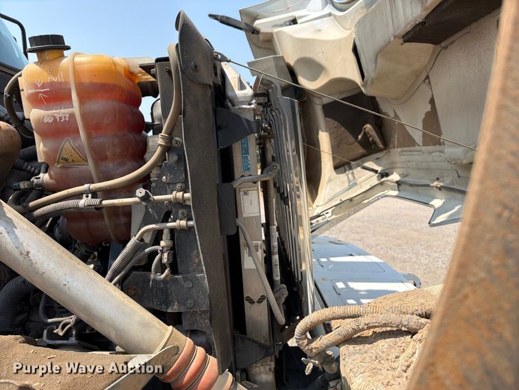 image for item FK5043 2018 International WorkStar 7500 bucket truck