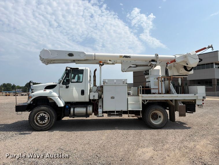 image for item FK5044 2016 International WorkStar 7500 bucket truck