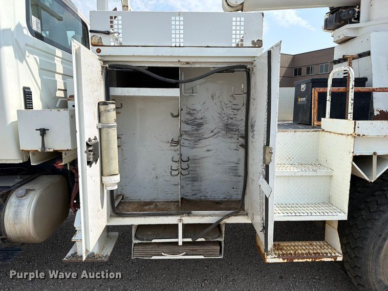image for item FK5044 2016 International WorkStar 7500 bucket truck