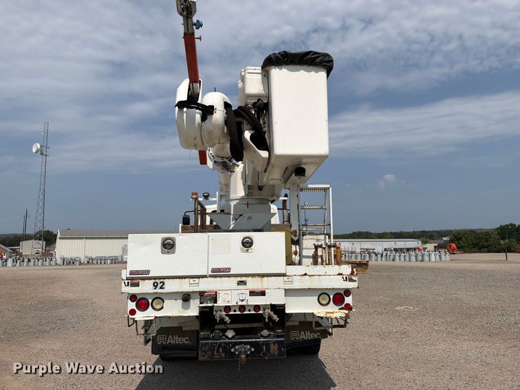 image for item FK5044 2016 International WorkStar 7500 bucket truck
