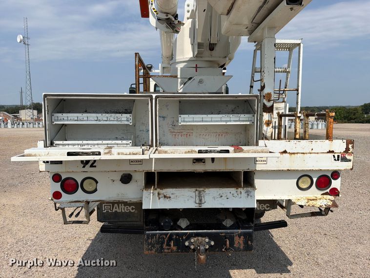 image for item FK5044 2016 International WorkStar 7500 bucket truck