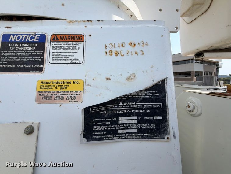 image for item FK5044 2016 International WorkStar 7500 bucket truck
