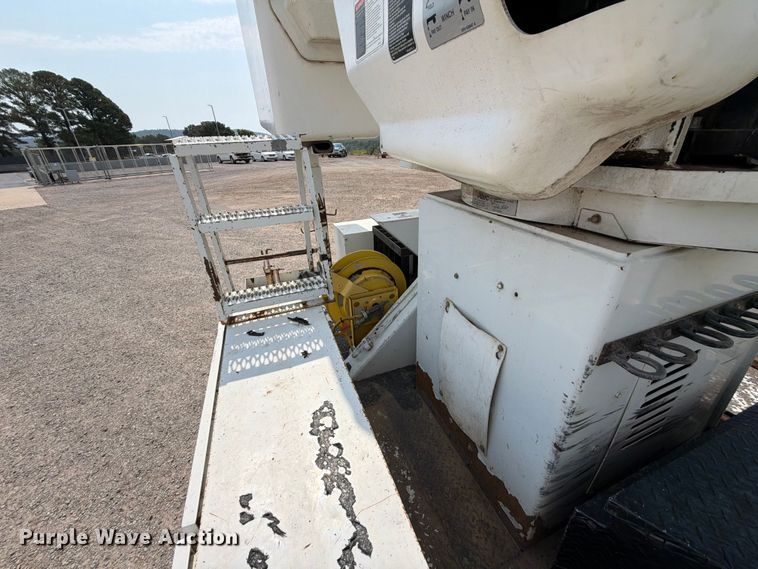 image for item FK5044 2016 International WorkStar 7500 bucket truck