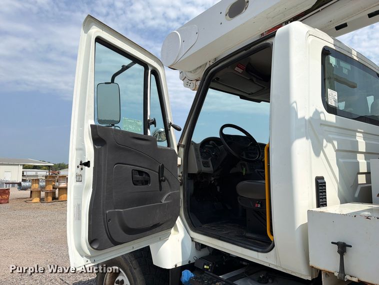 image for item FK5044 2016 International WorkStar 7500 bucket truck