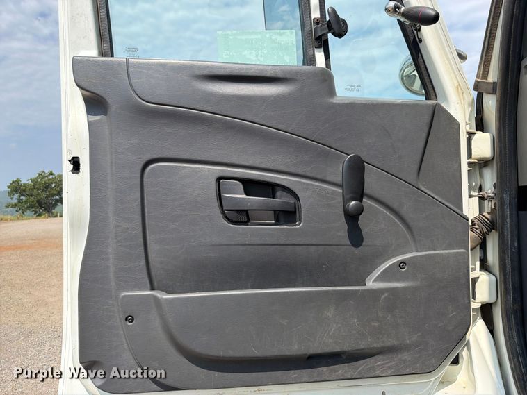 image for item FK5044 2016 International WorkStar 7500 bucket truck