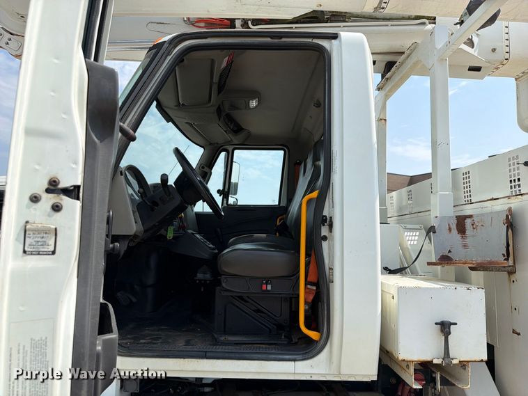 image for item FK5044 2016 International WorkStar 7500 bucket truck