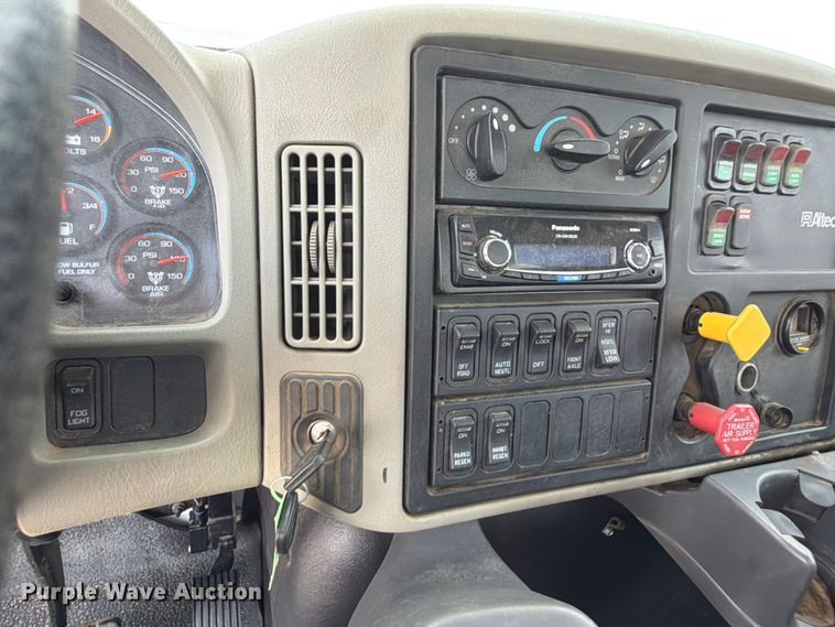 image for item FK5044 2016 International WorkStar 7500 bucket truck