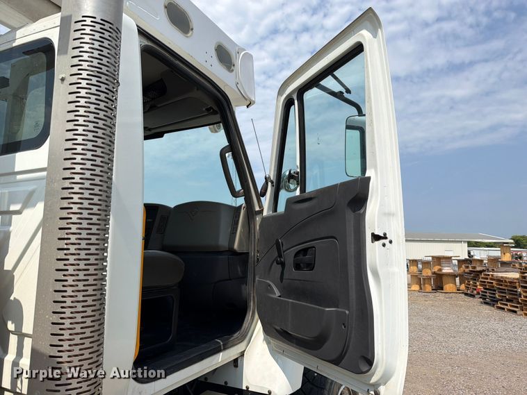 image for item FK5044 2016 International WorkStar 7500 bucket truck