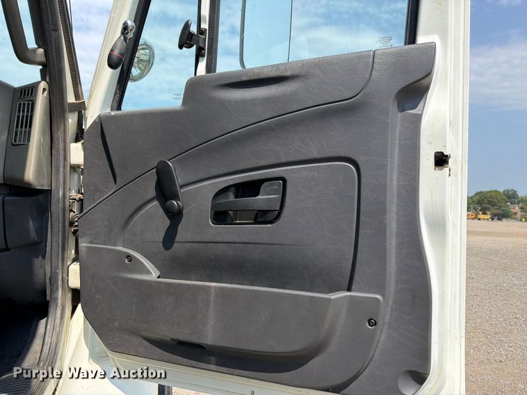 image for item FK5044 2016 International WorkStar 7500 bucket truck