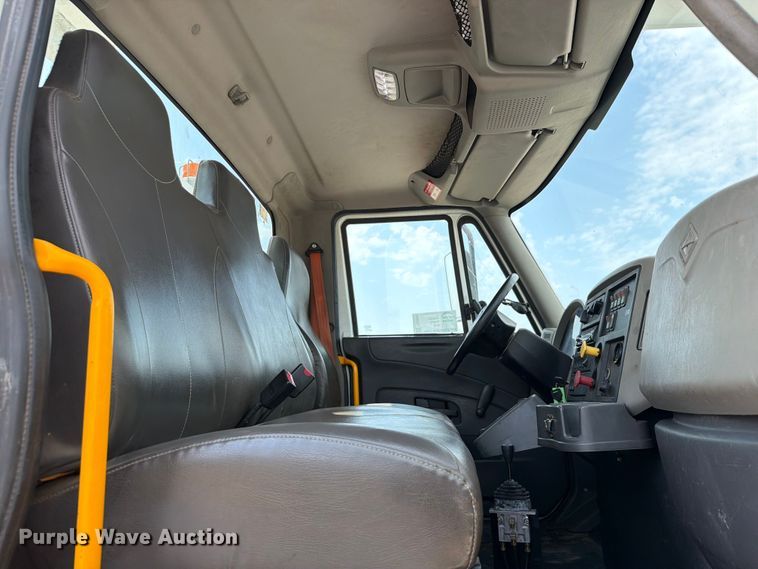 image for item FK5044 2016 International WorkStar 7500 bucket truck
