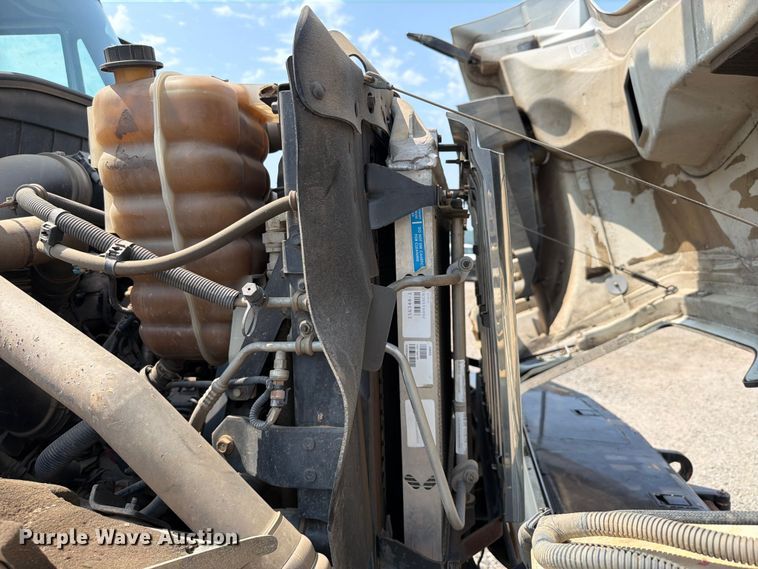 image for item FK5044 2016 International WorkStar 7500 bucket truck