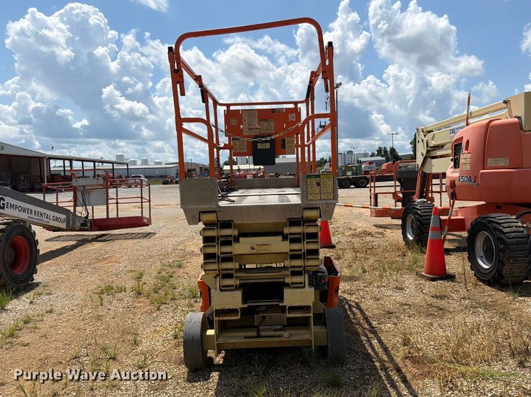 image for item FN2037 2014 JLG 3246ES scissor lift