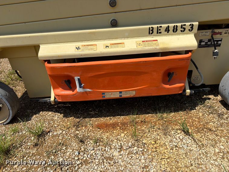 image for item FN2037 2014 JLG 3246ES scissor lift