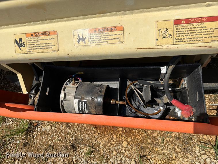 image for item FN2037 2014 JLG 3246ES scissor lift