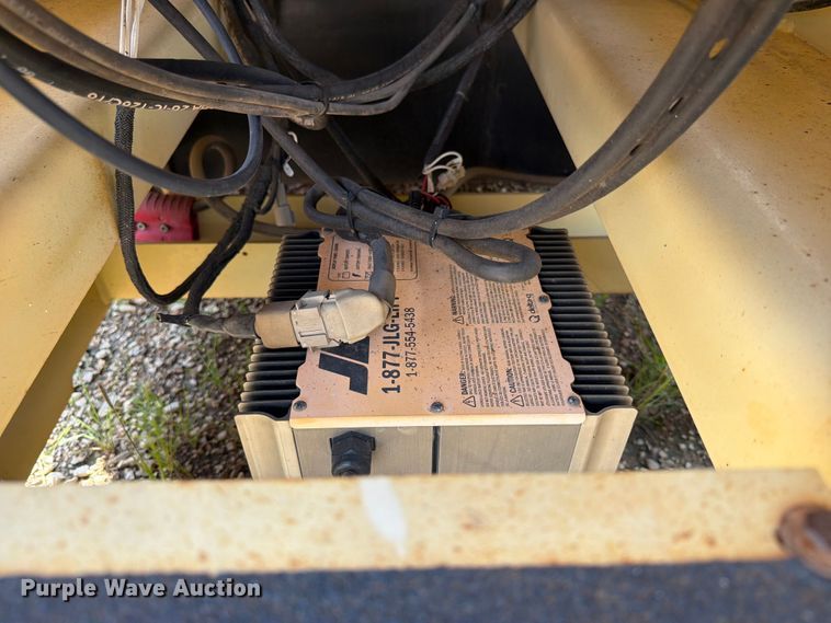 image for item FN2037 2014 JLG 3246ES scissor lift