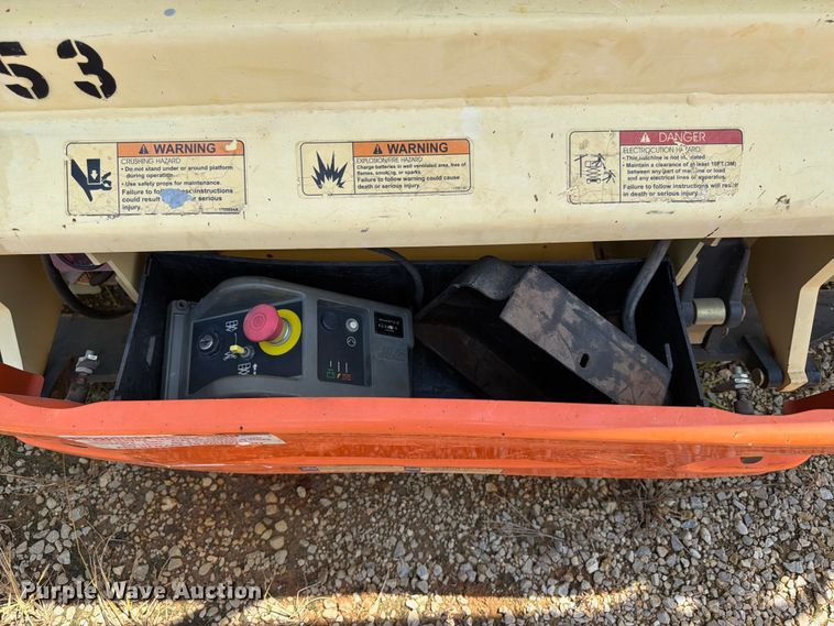 image for item FN2037 2014 JLG 3246ES scissor lift