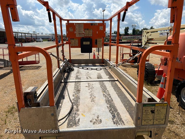 image for item FN2037 2014 JLG 3246ES scissor lift