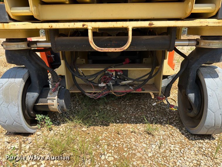 image for item FN2037 2014 JLG 3246ES scissor lift
