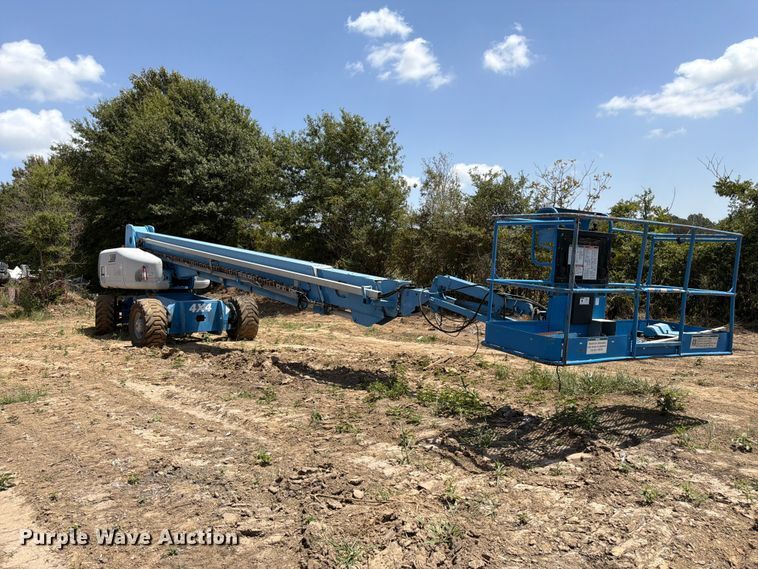 image for item FN2041 2000 Genie S-125 boom lift
