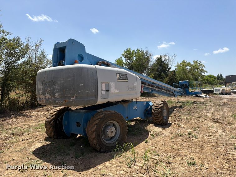 image for item FN2041 2000 Genie S-125 boom lift