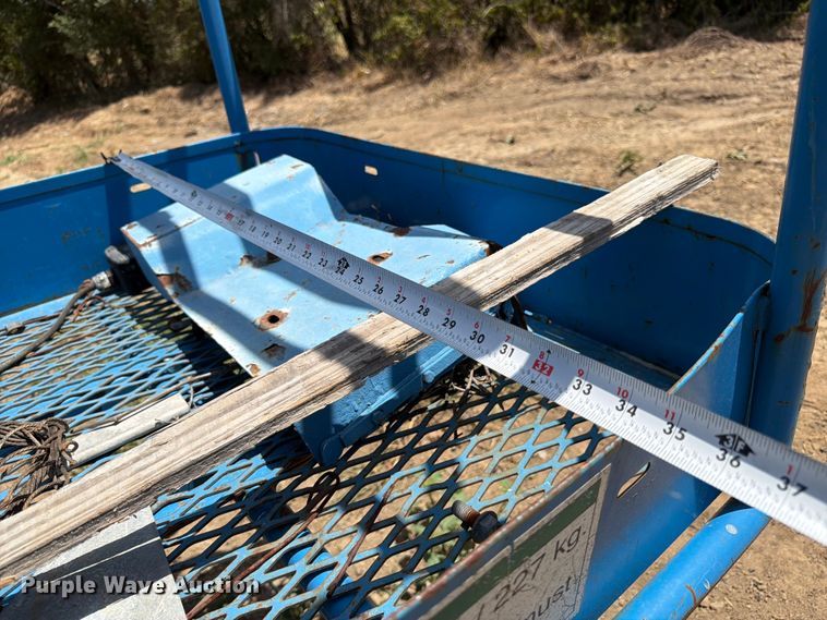 image for item FN2041 2000 Genie S-125 boom lift