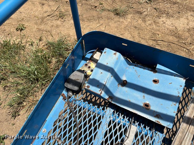 image for item FN2041 2000 Genie S-125 boom lift