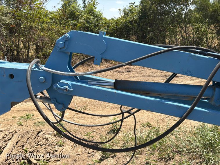 image for item FN2041 2000 Genie S-125 boom lift