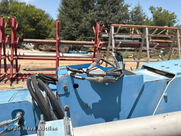 image for item FN2041 2000 Genie S-125 boom lift