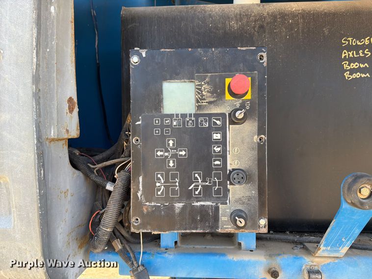 image for item FN2041 2000 Genie S-125 boom lift