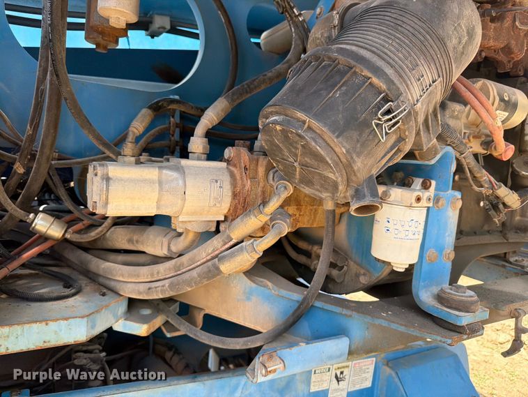 image for item FN2041 2000 Genie S-125 boom lift