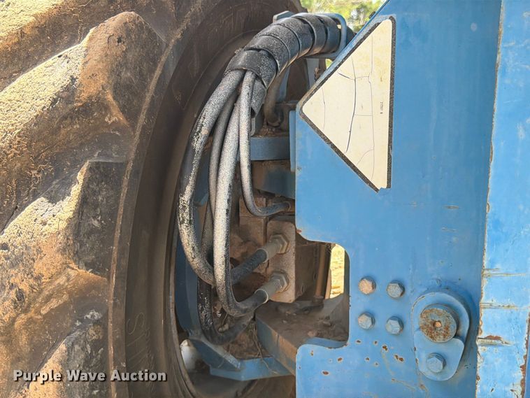 image for item FN2041 2000 Genie S-125 boom lift
