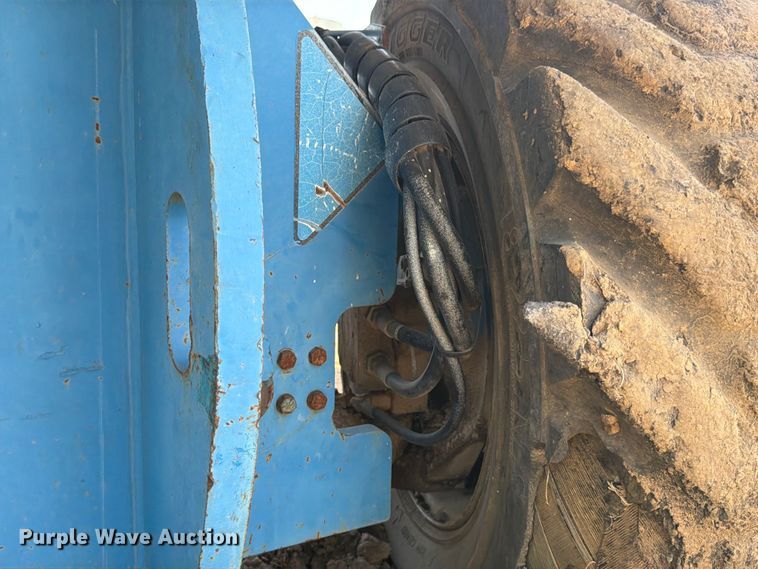 image for item FN2041 2000 Genie S-125 boom lift