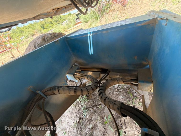 image for item FN2041 2000 Genie S-125 boom lift