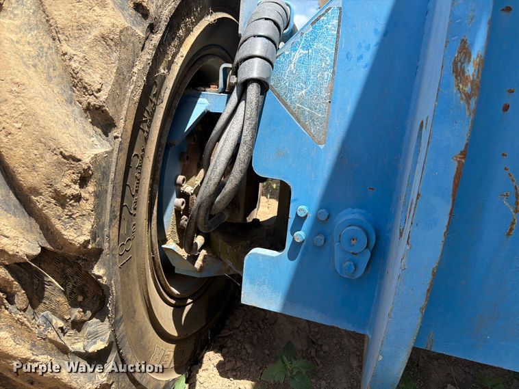 image for item FN2041 2000 Genie S-125 boom lift