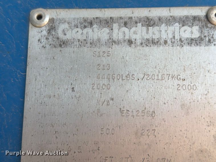 image for item FN2041 2000 Genie S-125 boom lift