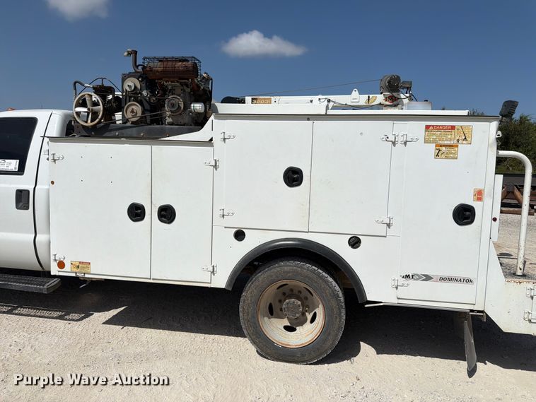 image for item FN2042 2016 Ford F550 Super Duty utility / service truck