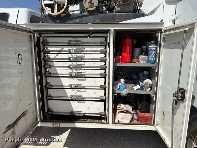 image for item FN2042 2016 Ford F550 Super Duty utility / service truck