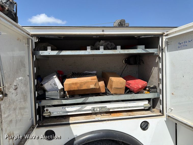 image for item FN2042 2016 Ford F550 Super Duty utility / service truck