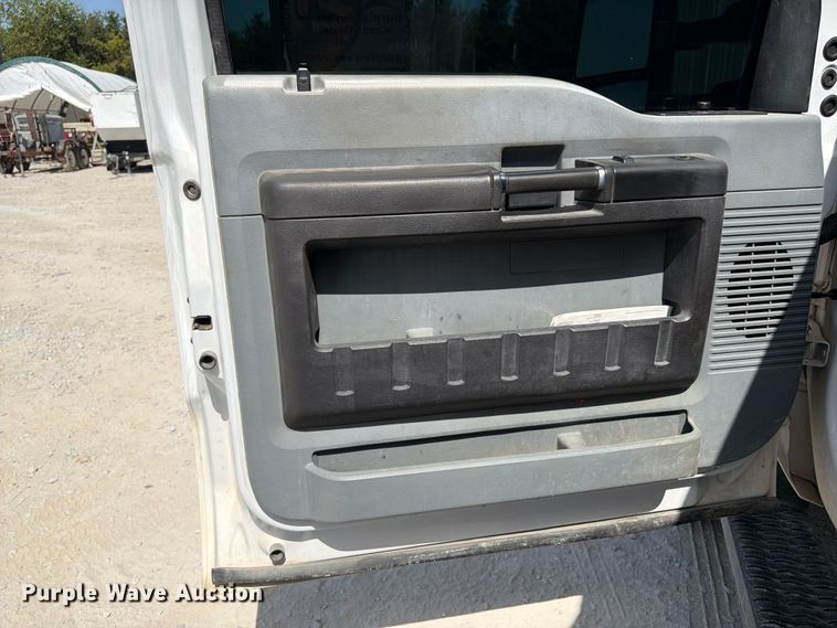 image for item FN2042 2016 Ford F550 Super Duty utility / service truck