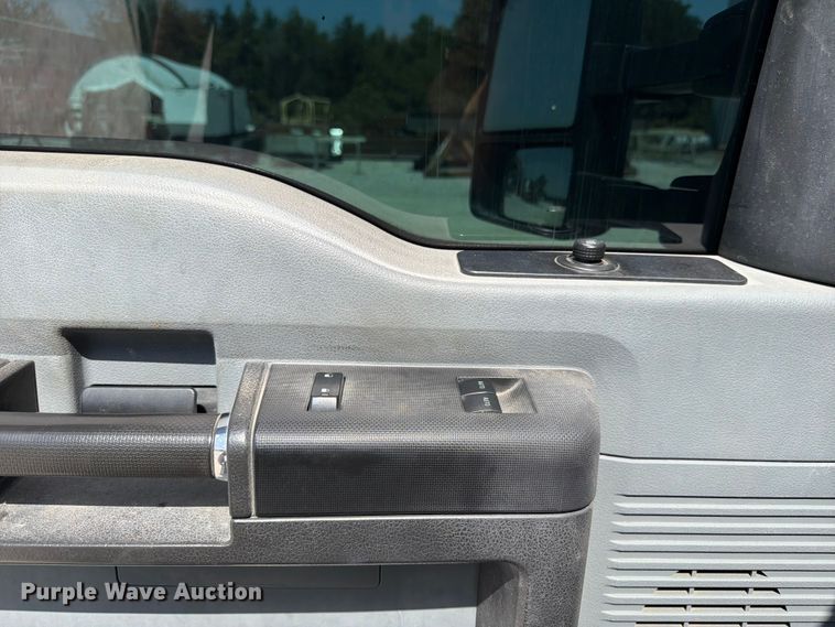 image for item FN2042 2016 Ford F550 Super Duty utility / service truck