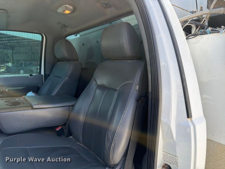 image for item FN2042 2016 Ford F550 Super Duty utility / service truck
