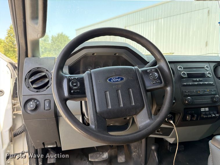 image for item FN2042 2016 Ford F550 Super Duty utility / service truck