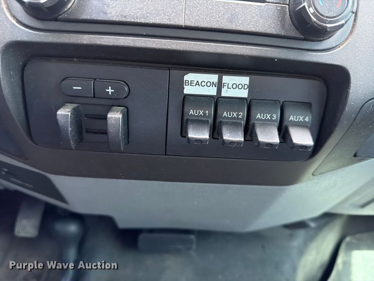image for item FN2042 2016 Ford F550 Super Duty utility / service truck