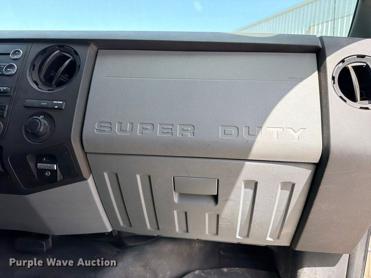 image for item FN2042 2016 Ford F550 Super Duty utility / service truck